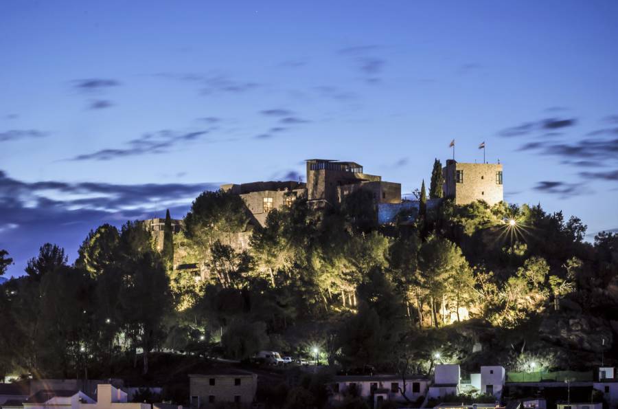 Castillo De Monda