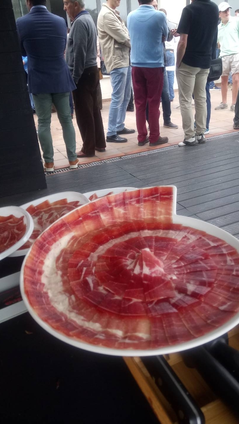 Corte De Jamón A Cuchillo