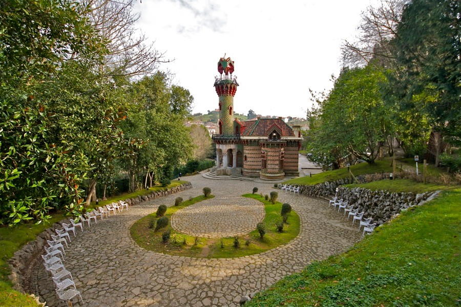 El Capricho De Gaudí 