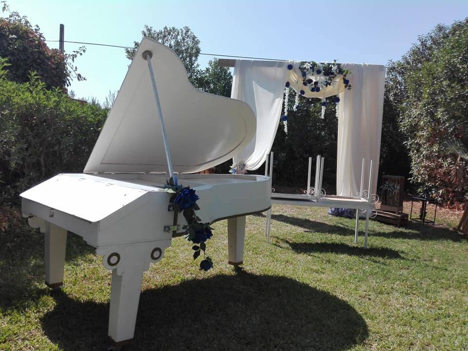 Piano De Boda (pianista Con Piano De Cola, Dj, Photocall, Candy Bar)