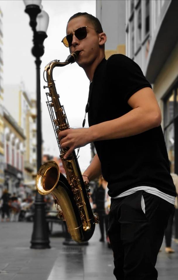 Sevi - Saxofonista Para Bodas Y Eventos