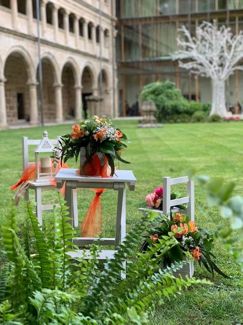 Exclusividad Y Elegancia.lo Mejor En Flores Y Regalos