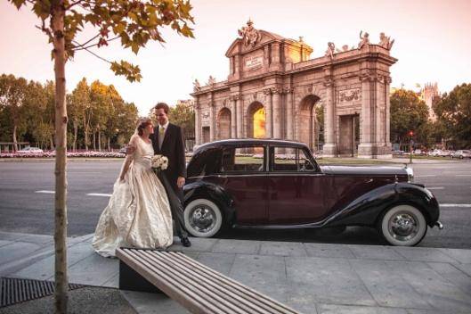 CWC. Coches Bodas Madrid. Modelo Bentley bicolor 1951 1