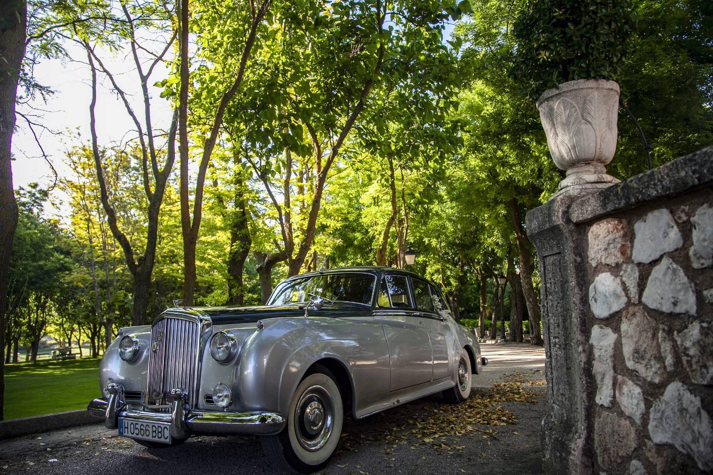 Bentley S2