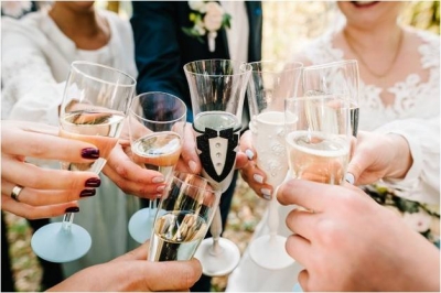 Como realizar un brindis de boda inolvidable