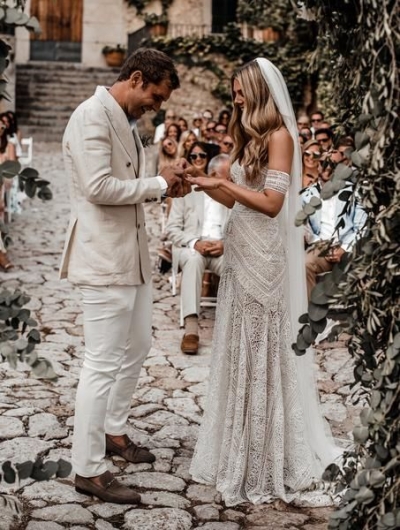 diamante Coordinar sufrimiento Llega el verano y con él los novios con trajes de lino | Todoboda.com