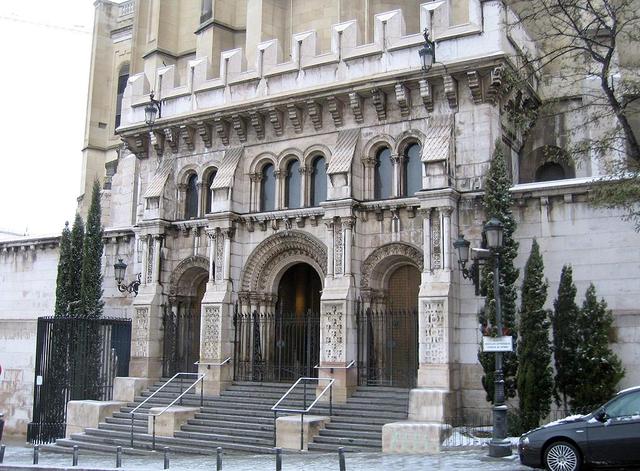 Cripta de la Catedral de la Almudena Todoboda Exterior