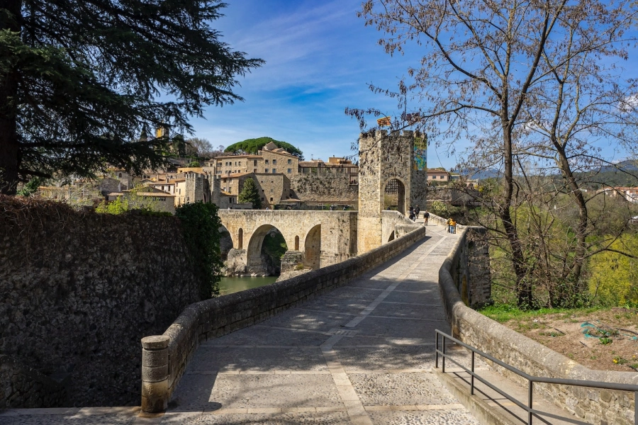 8 lugares especiales para declarar tu amor en España