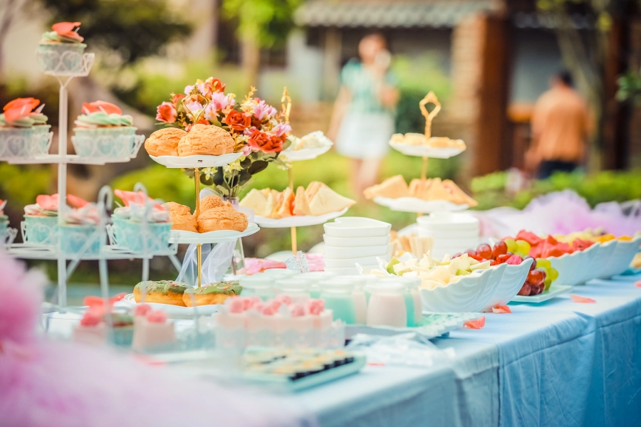 Las 5 claves para acertar con tu menú de boda, desde el cóctel hasta el baile