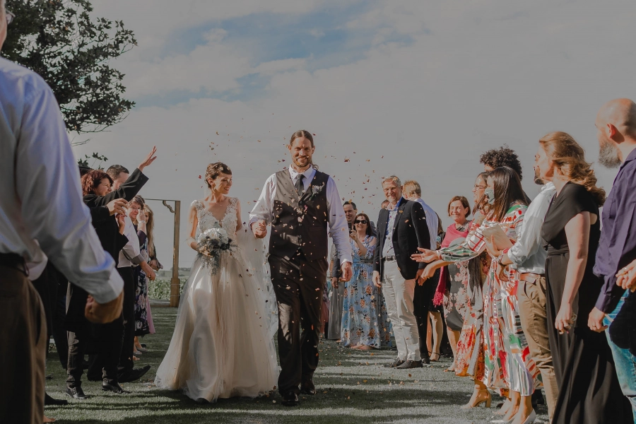 Look de invitada de boda, ¿cómo elegir el ideal?