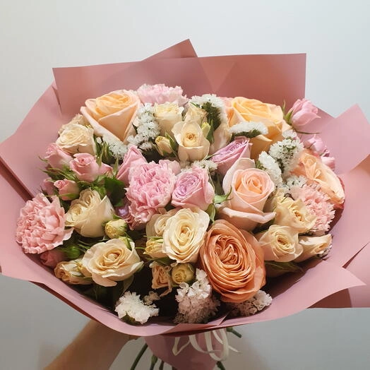 Flores para boda “por sensación”: romántica, minimalista, silvestre o clásica (combinaciones poco usadas)