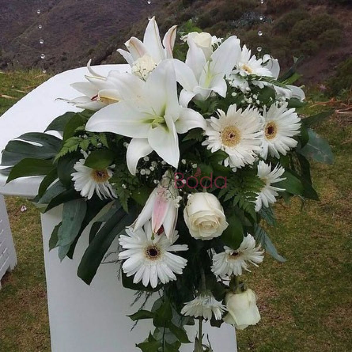 Ramo de novia de flores preservadas rojo “Carmín”