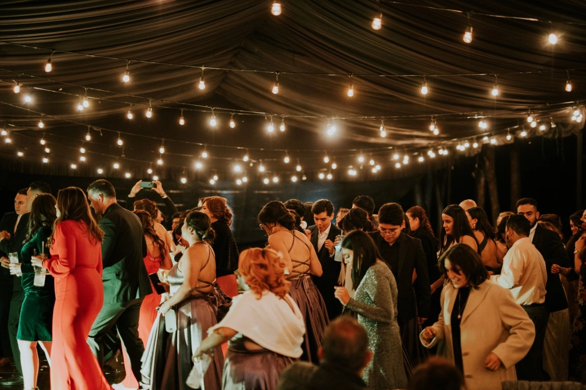 Juego de concurso de baile en boda