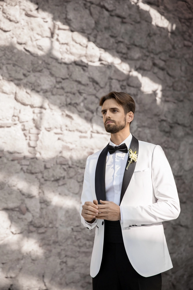 Traje de boda blanco para novio