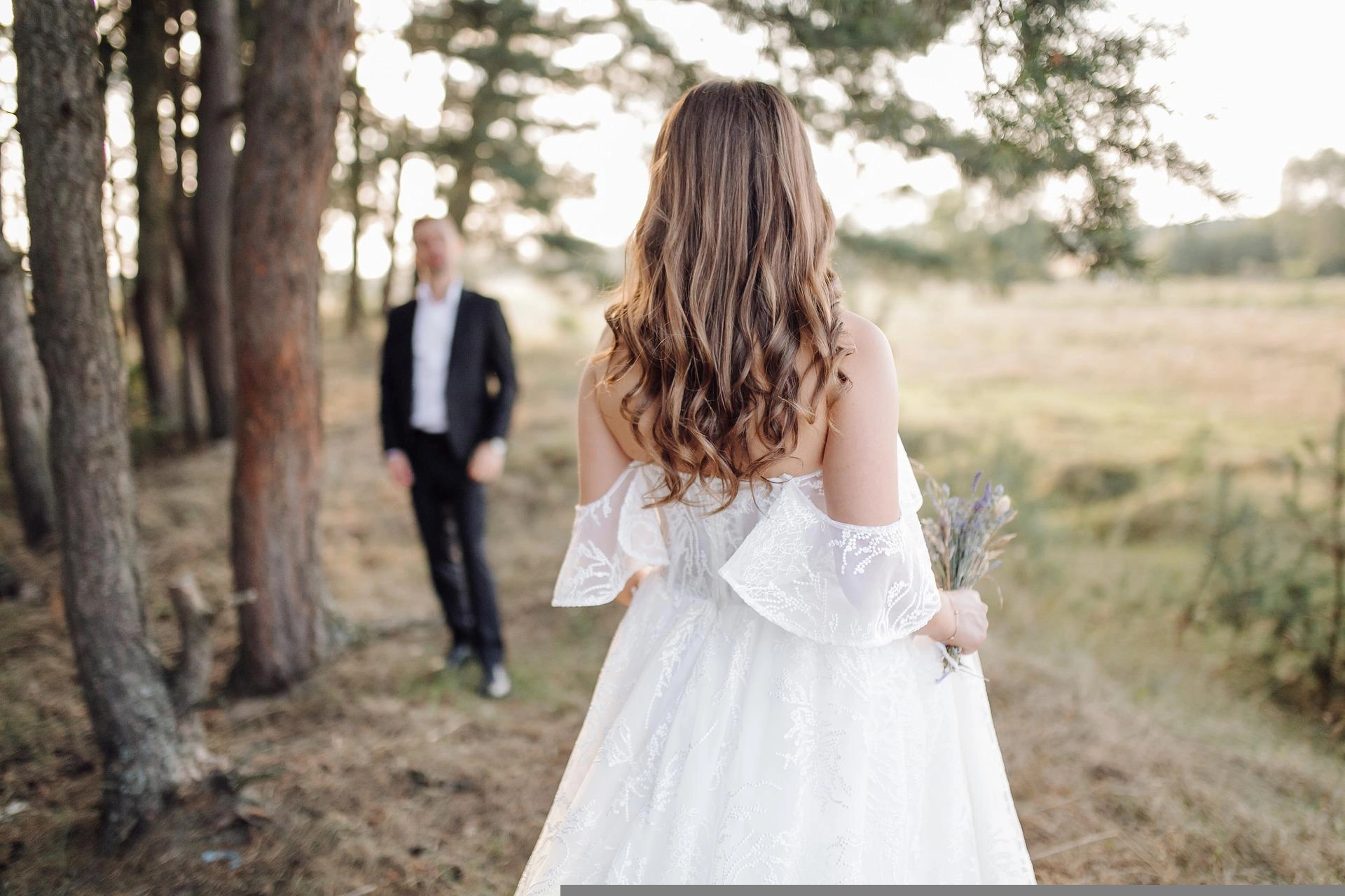 Peinado pelo suelto ondas para novia