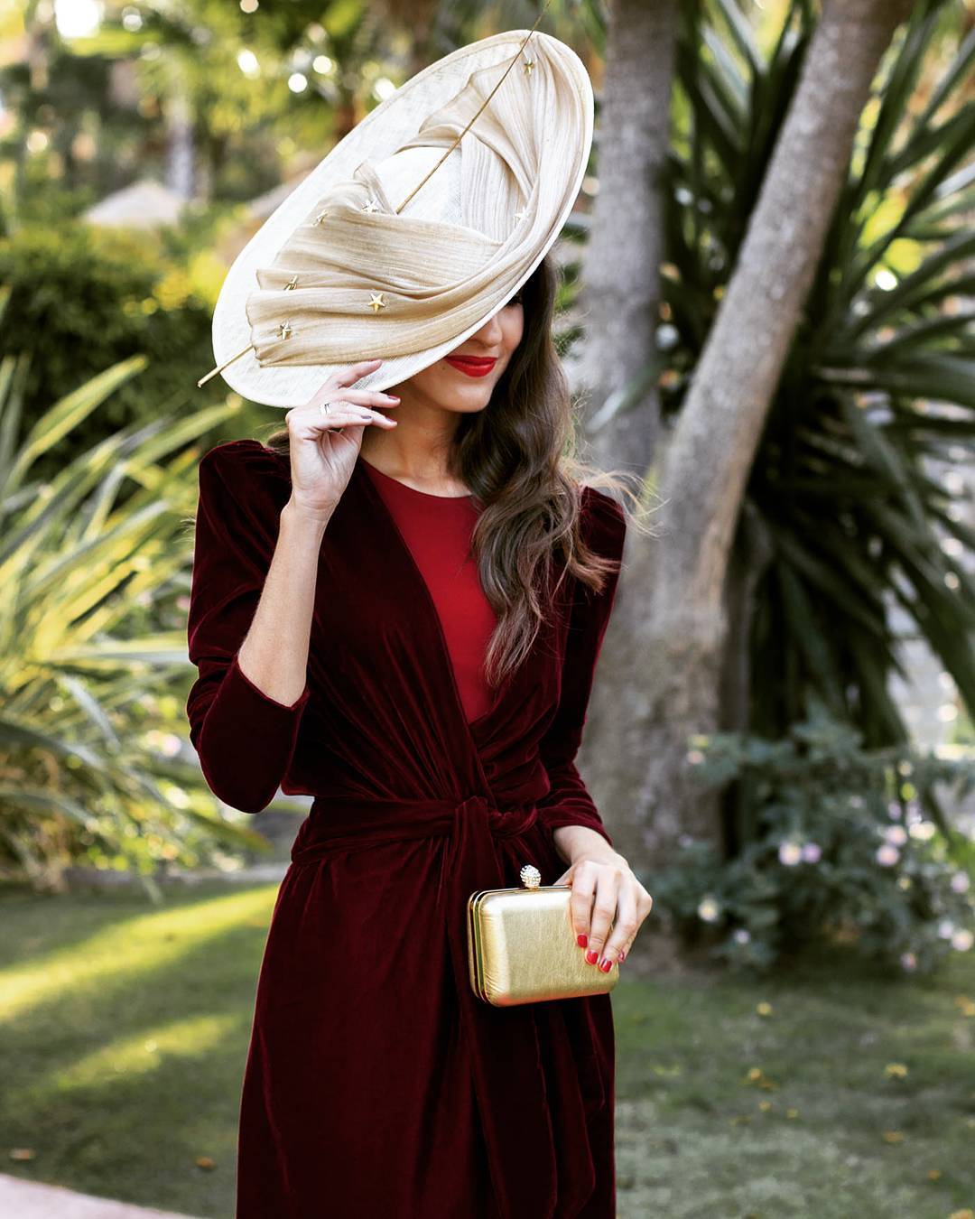 look de invitada rojo