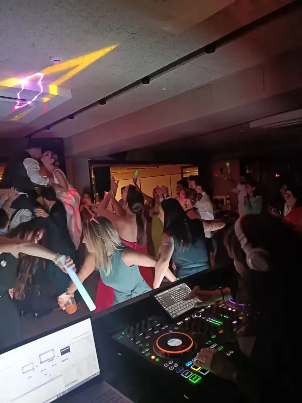 Txingudi Deejays – Música en Ezkio-Itsaso – foto 2
