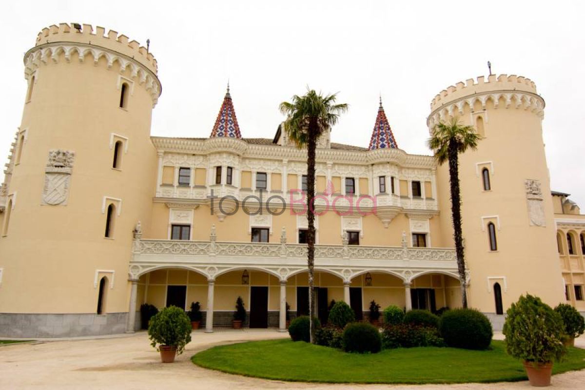 Castillo De Viñuelas - Castillos - Tres Cantos