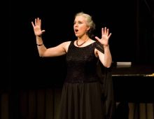 Julia Cea, Soprano