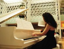 Marta Cascales Alimbau (pianista Y Compositora)
